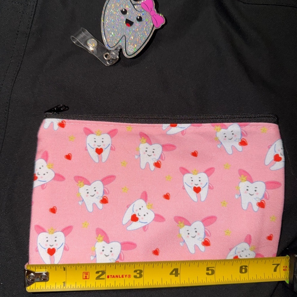 Glitter Tooth Badge Reel with Pink Bow and Small Pouch - Picture 6 of 6